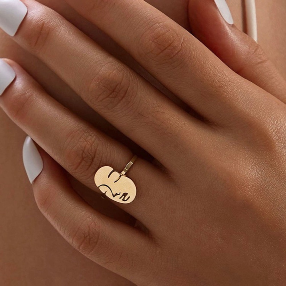 3/$30 ๐ Abstract Face Ring - Picture 1 of 4